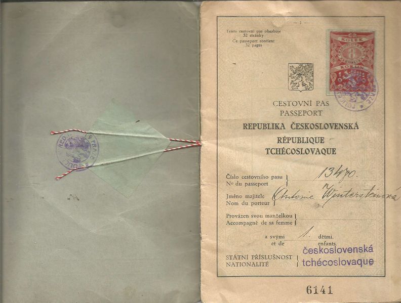 Файл:Czechoslovakia-passport-02.jpg